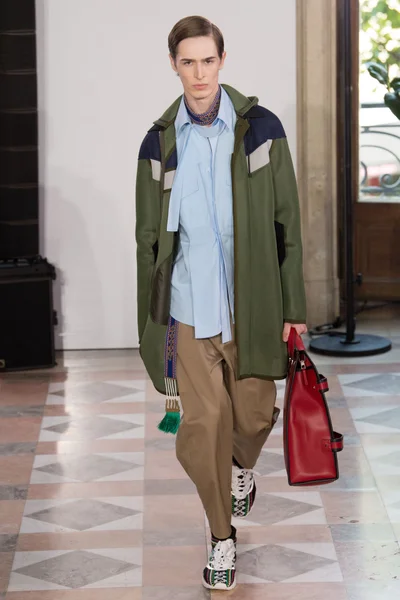 Look 8